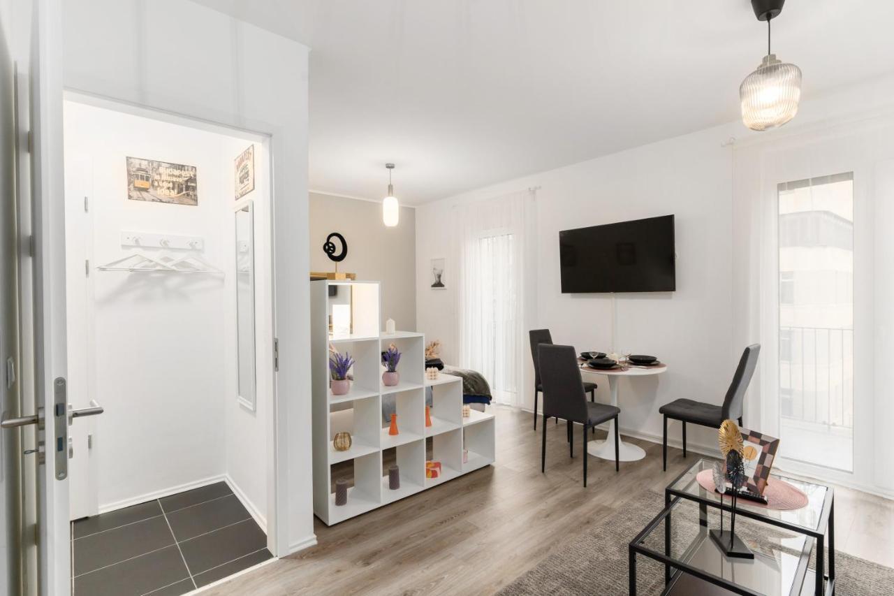 Sweet & Spicy - Brand New With Balcony Apartmán